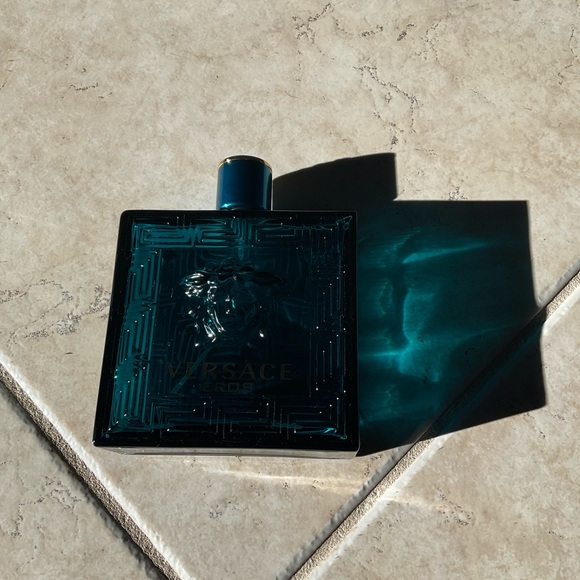 Versace Eros Eau de Toilette bottle - Picture 4 of 6